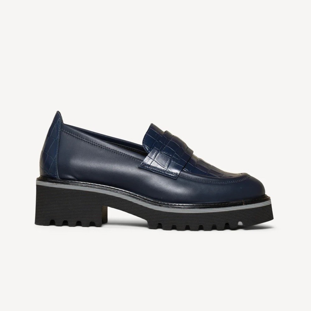M. Gemi The Elsa Loafers Navy Chunky NWOT Size 37.5 7.5